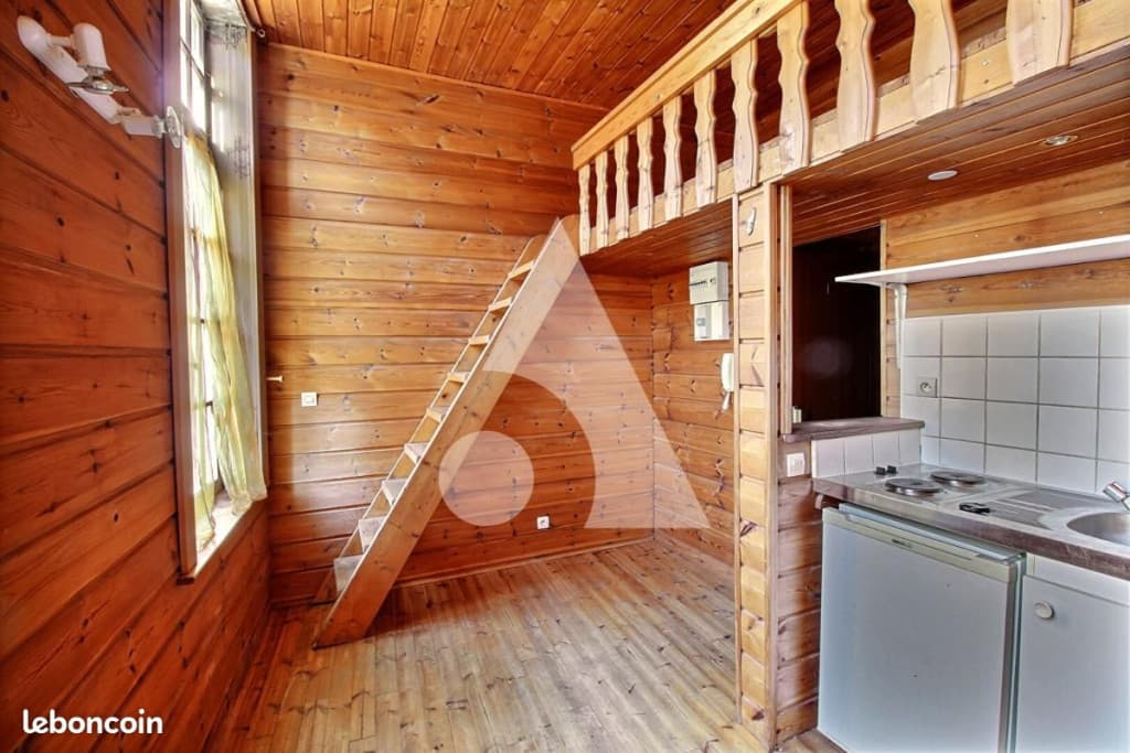 Studio 1 pièce 12 m²