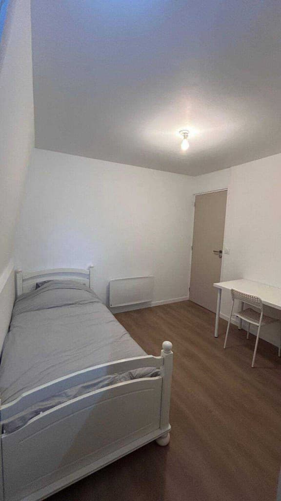 Studio 1 pièce 12 m²