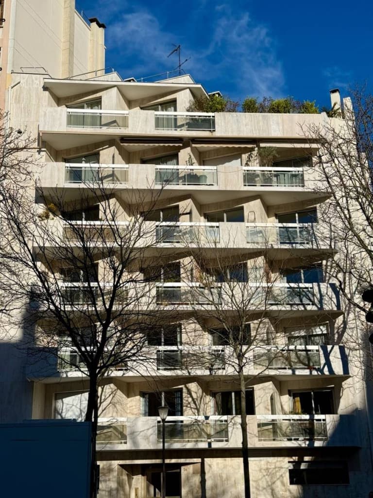 Location studio meublé avec terrasse privative plein sud