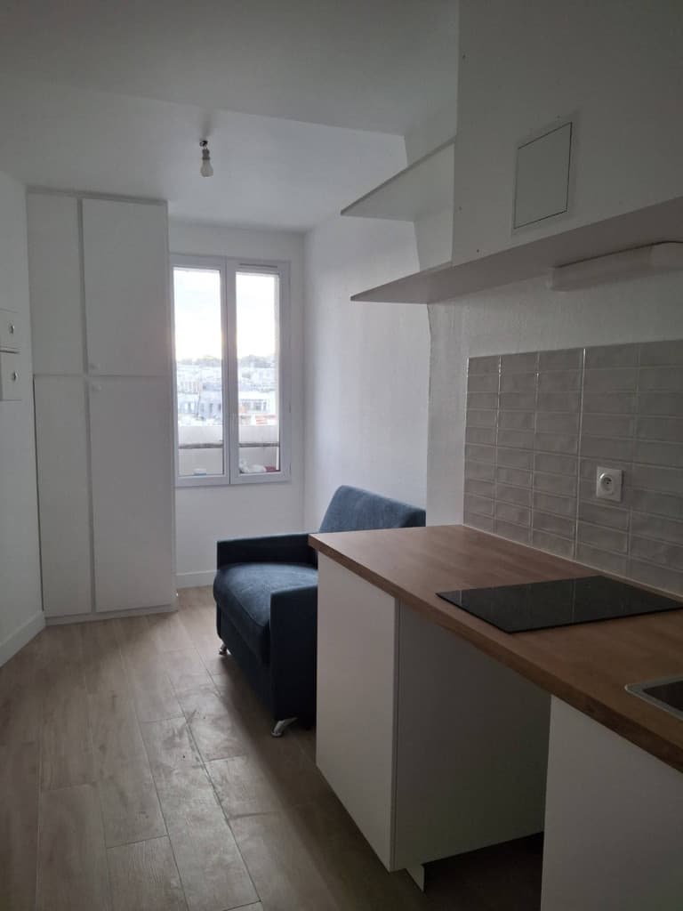 LOUE CHAMBRE 11,5m²