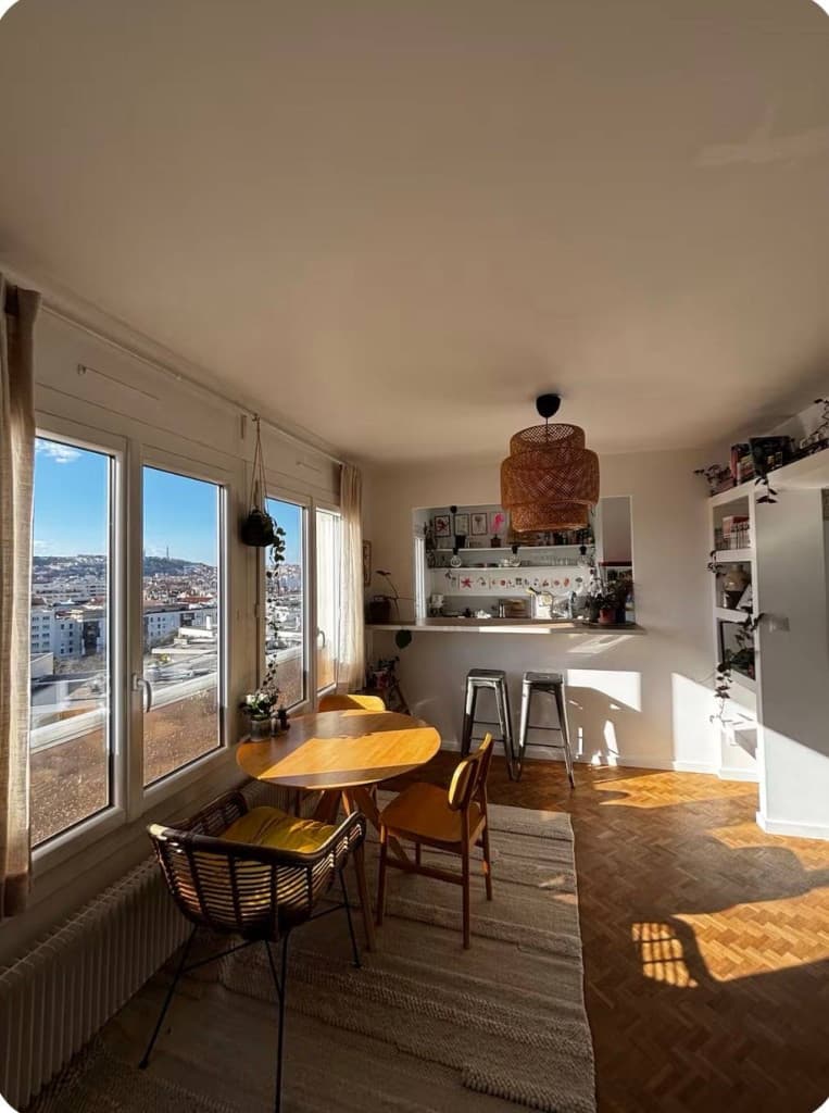 Location estivale studio lyonnais parking inclu