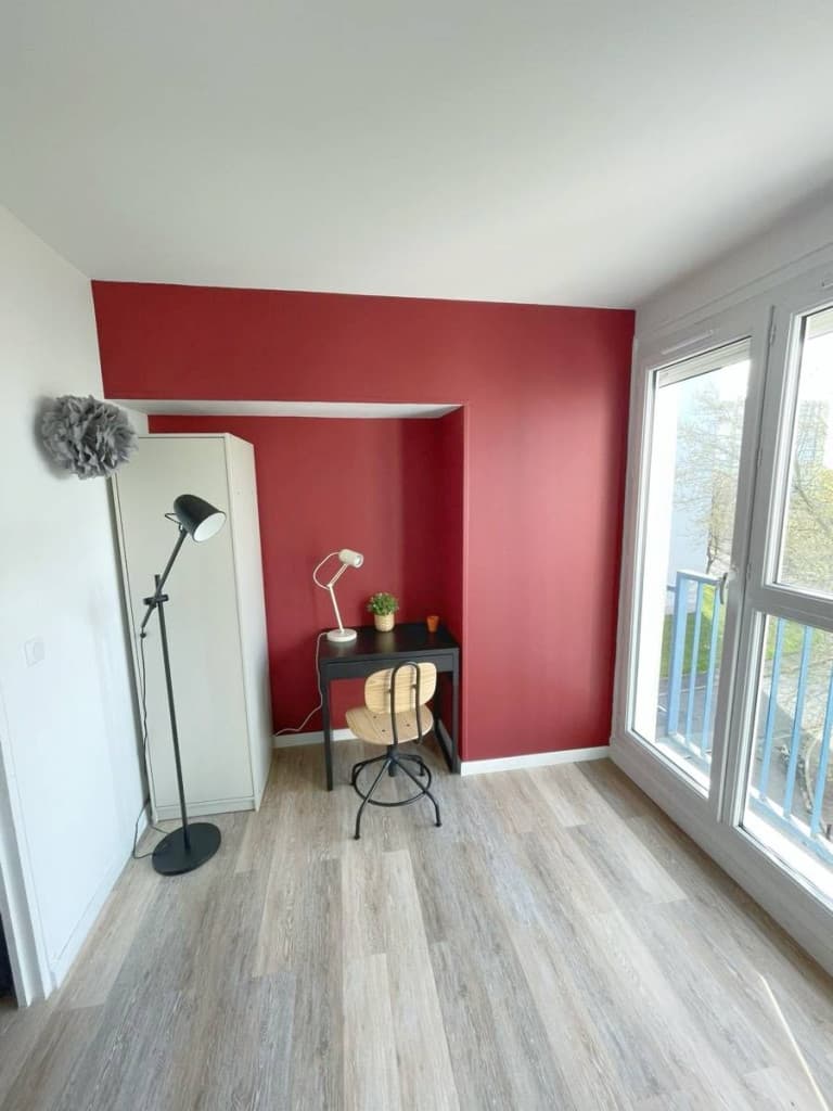 Propose chambre lumineuse neuve proche UPEC et métro dans colocation · 86m²