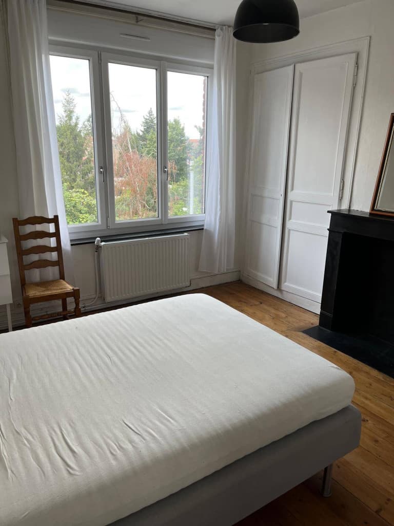 Propose colocation chambre 20m² dans maison 130m² disponible dès maintenant