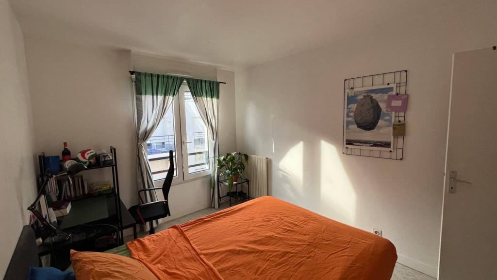 Loue chambre en colocation dans appartement - 65m² - Grande chambre meublée 15m²