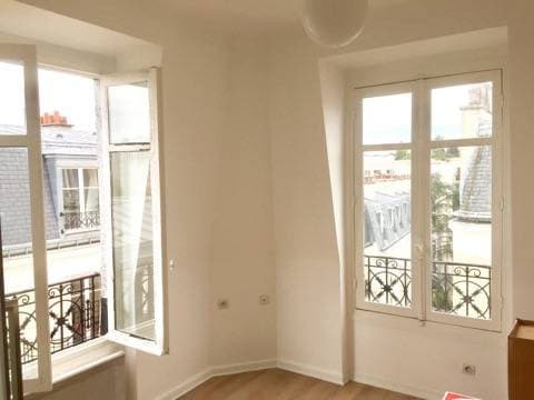 Studio très lumineux à 5 min de Mouffetard – 590 € CC (7ème étage avec ascenseur