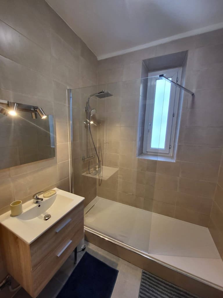 À louer appartement refait à neuf Genoble centre
