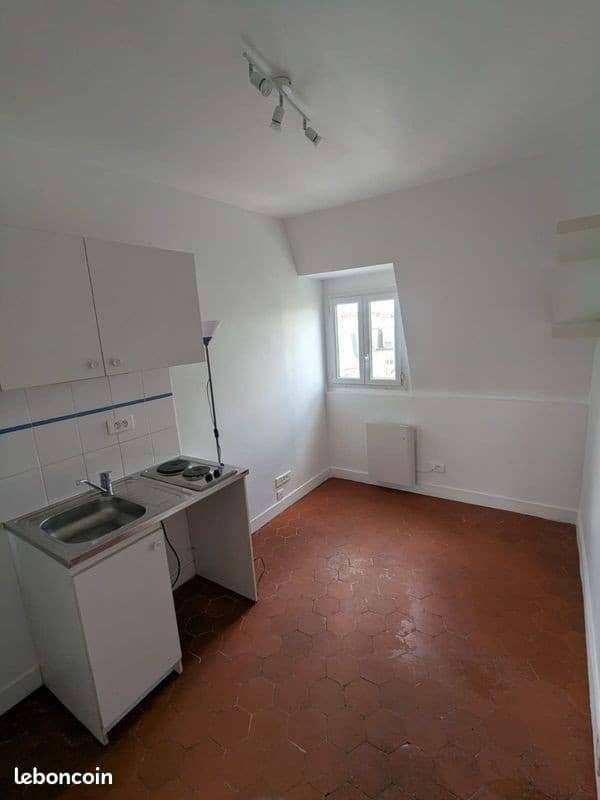 Studio non-meublé –10m² – Asnières Gare-Mairie