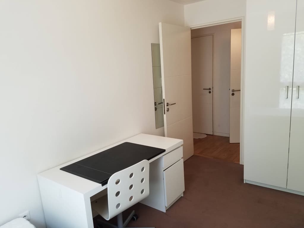 Loue chambre meublée dans appartement pour 4 étudiants à Massy (91) - 11m² (3 autres sont disponibles)