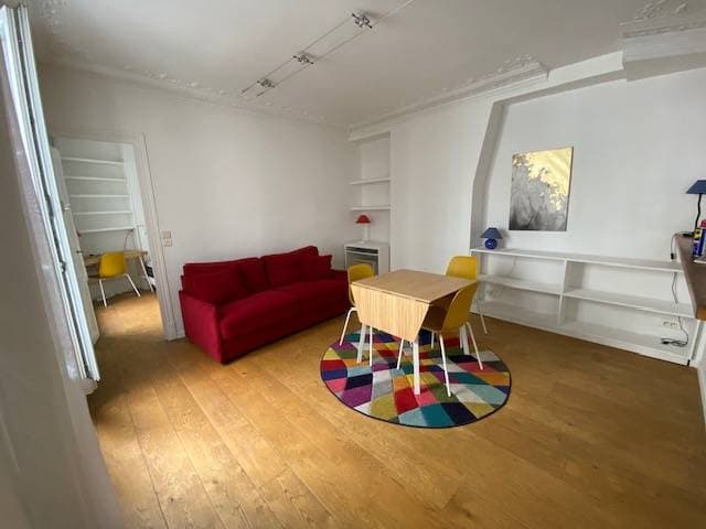 Appartement de 45 mètres carrés dans le quartier Montparnasse