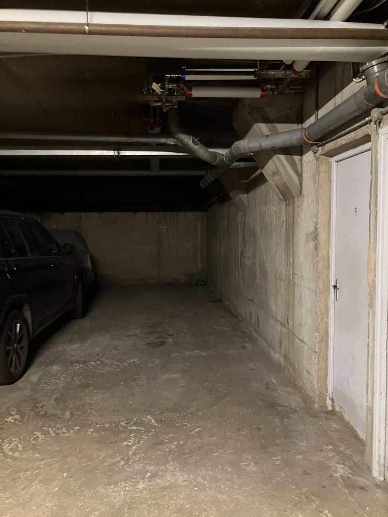 Location parking Neuilly sur Seine 250 € par mois charges comprises