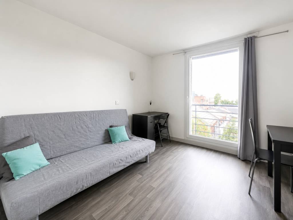 Studio lumineux meublé avec balcon – Wazemmes (Lille) – 500 € CC