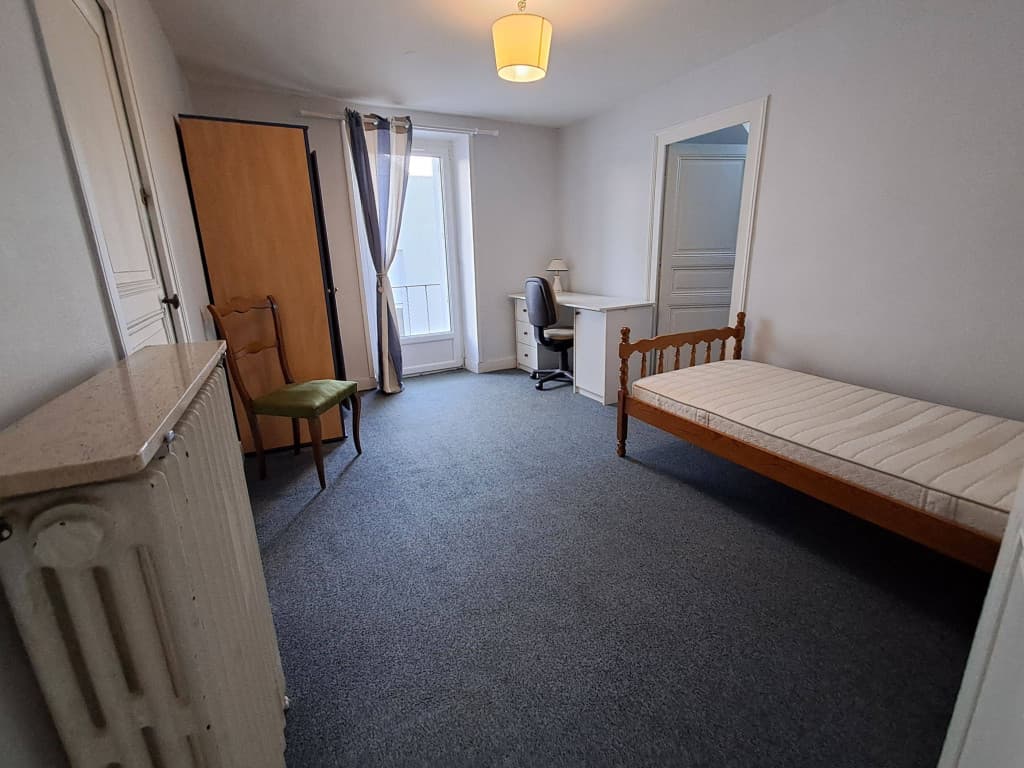 Location chambre meublée dans maison familiale en colocation
