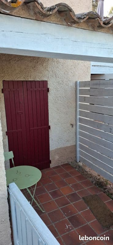 Loue petit studio Aix en provence LUYNES