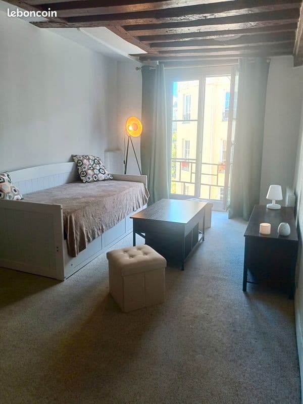 Studio meublé au coeur de Paris 1