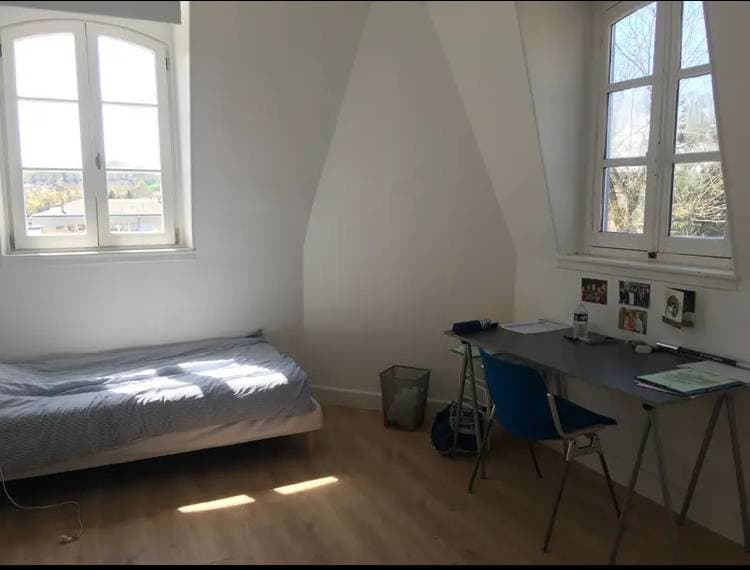 Loue chambre - 13m² - Versailles centre (mairie)