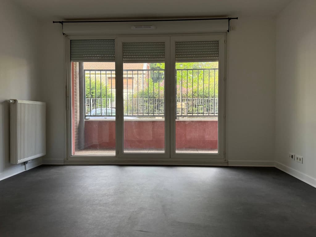 A louer immédiatement 2 pièces tout neuf 42m², à Bondy, à 15 mn direct de Paris-Magenta via le RER E