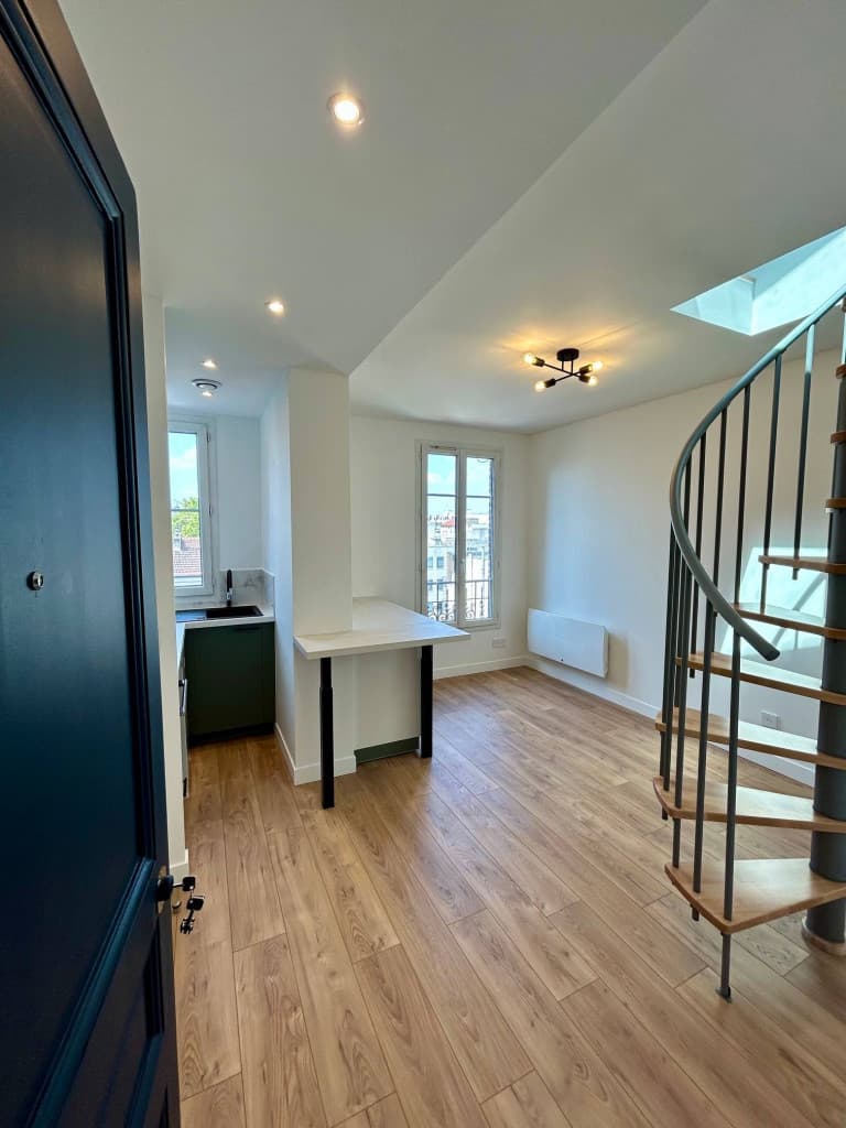 Loue appartement meublé refait à neuf proche transport et commerces - 28m2