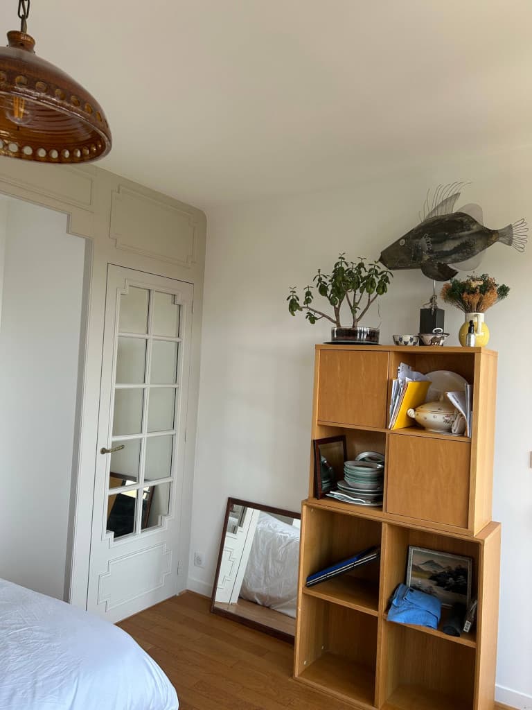 Location meublée grand T 1 bis centre Rennes 780 euros mensuels 40 euros charges wifi, calme, libre Aout .