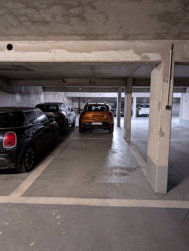 Loue parking - 11m² - Asnières