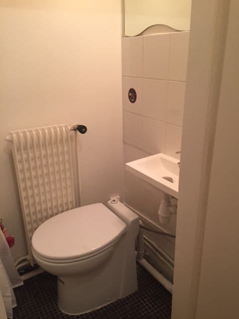 Studio 16m² à louer 490€par mois charges comprises au 16 rue de Marnes à Ville d’Avray