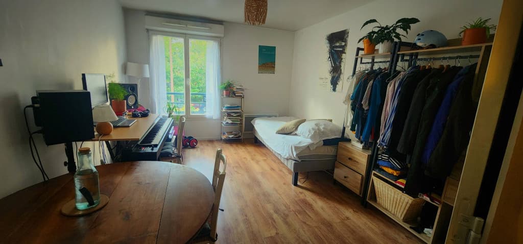 Studio calme et frais 19e (buttes chaumont)