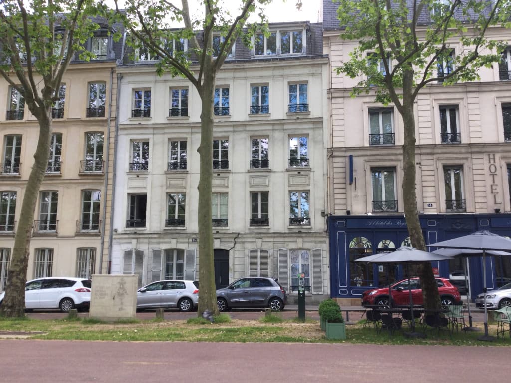 LOUE STUDIO MEUBLÉ POUR ETUDIANT SCOLARITÉ 2026/27