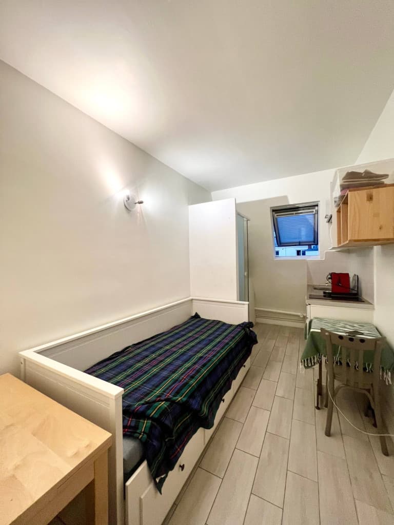 Location courte durée chambre de service équipée à Paris 17