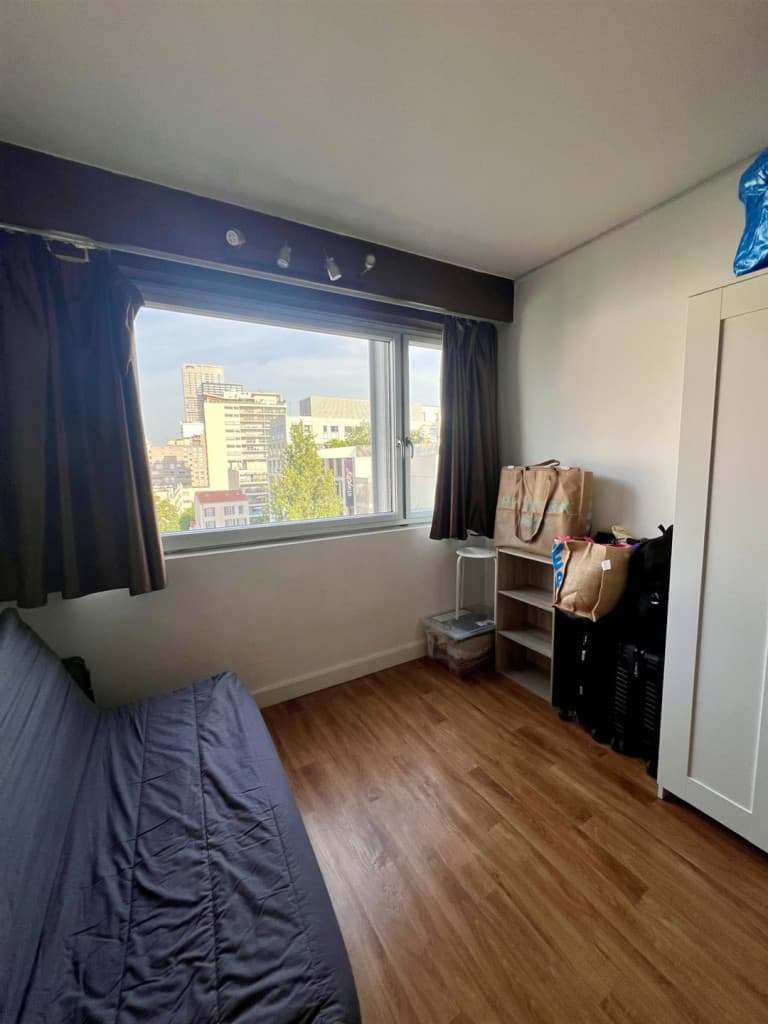 Studio Meublée A Louer - Courbevoie