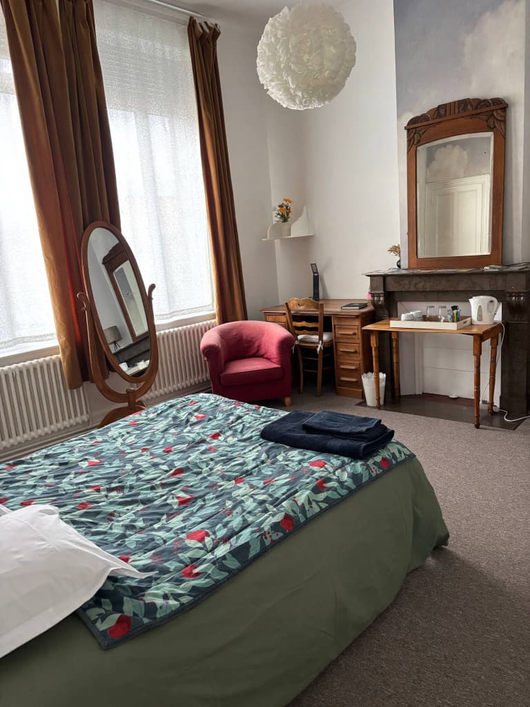 Chambre double avec salle de bain privative