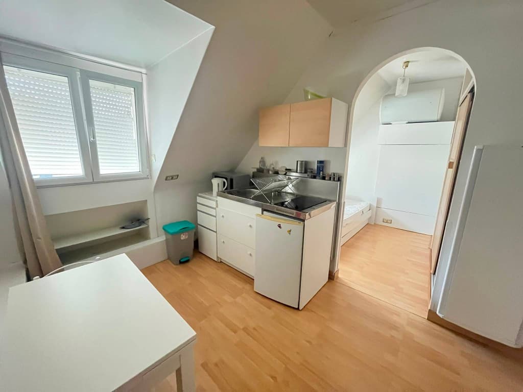 À LOUER - Studio meublé 17m2 Paris 17ᵉ (métro Monceau/Malesherbes) - 890€/mois CC