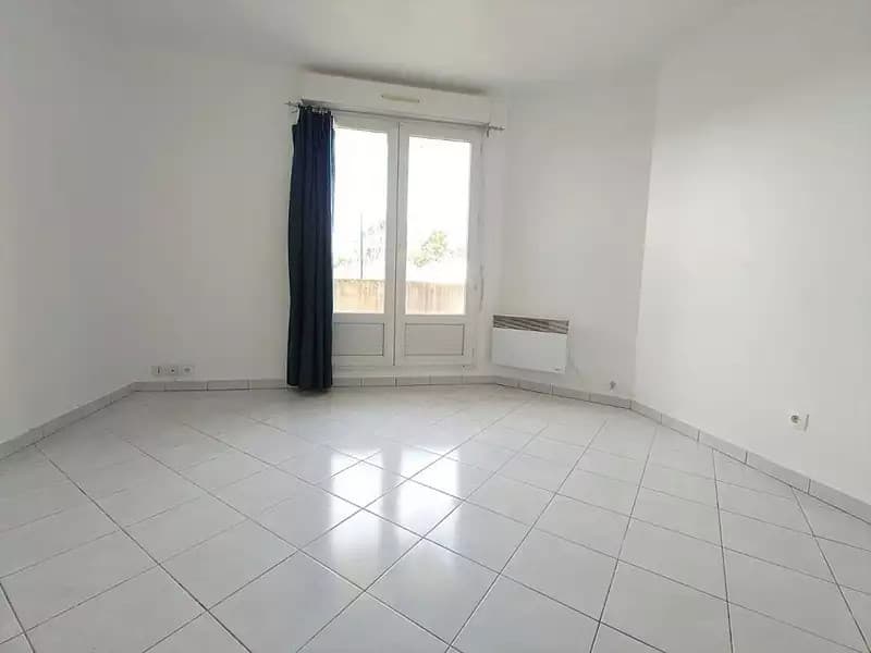 Location appartement 1 pièce 18 m² Noisy-le-Grand (93160) - Superimmo