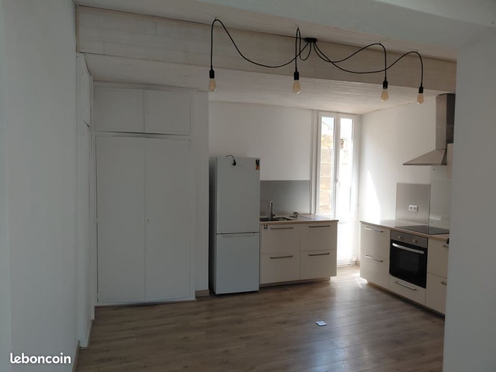 T2 41m2 PLACE PEY BERLAND RUE DU LOUP