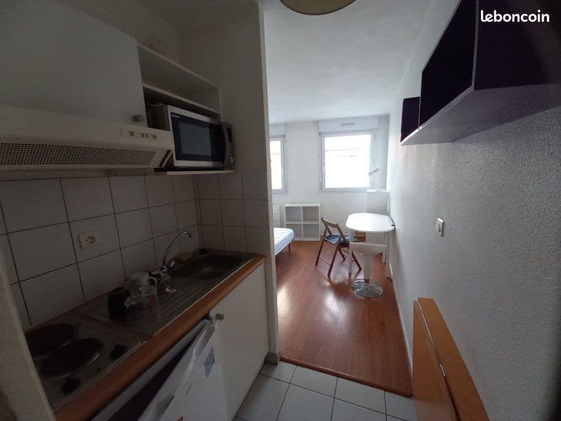 À louer appartement 1 pièce 20 m2 secteur Victoire
