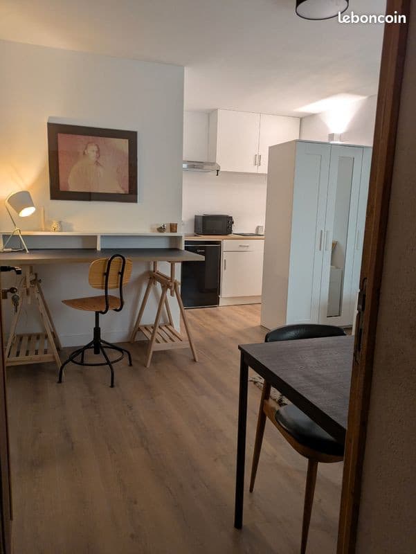 Studio 18m² refait à neuf – Centre-ville Fontainebleau – Meublé & Équipé
