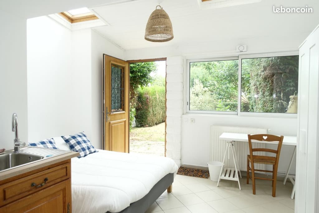 Tres beau studio sur jardin