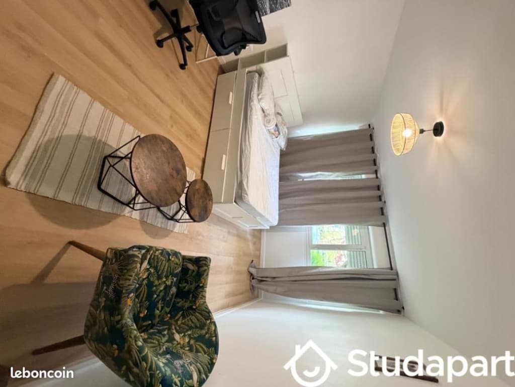 Chambre 1 pièce 11 m²