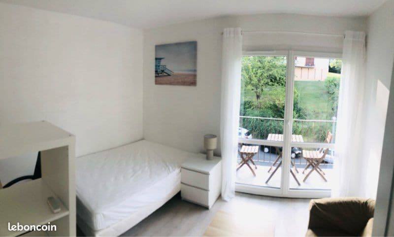 Chambre meublée avec balcon - RER B - pas de frais d'agence