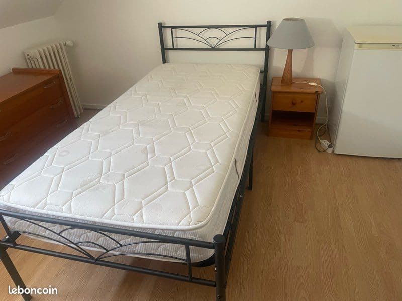 Chambre meublée à louer à Palaiseau