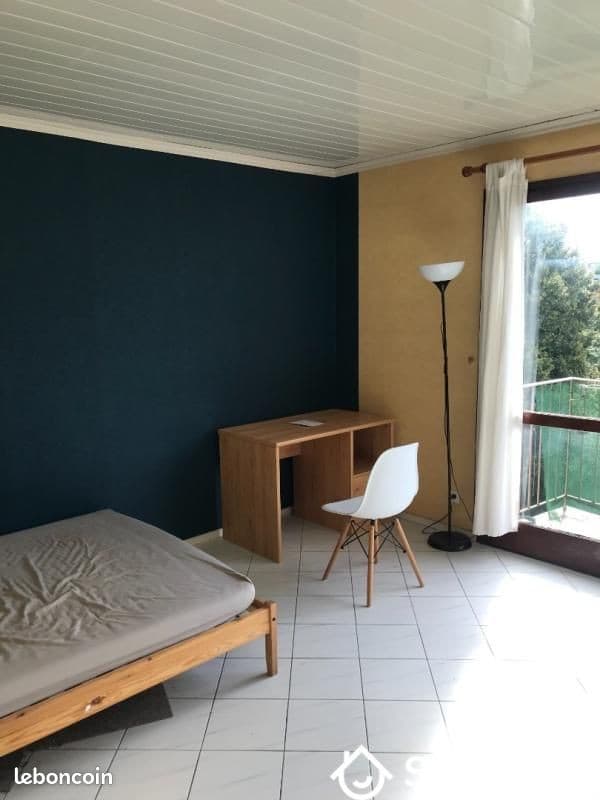 Chambre 1 pièce 12 m²