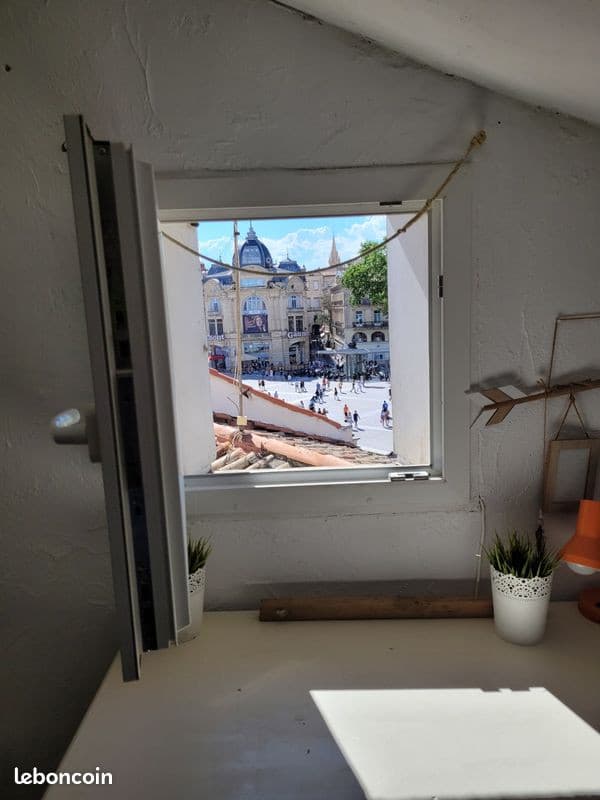 Petit studio meublée au centre ville sur la comédie