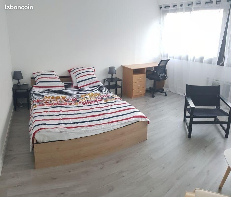 Studio 1 pièce 28 m²