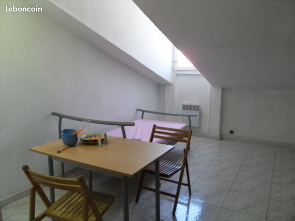 En plein coeur de Nice, chambre d'étudiant