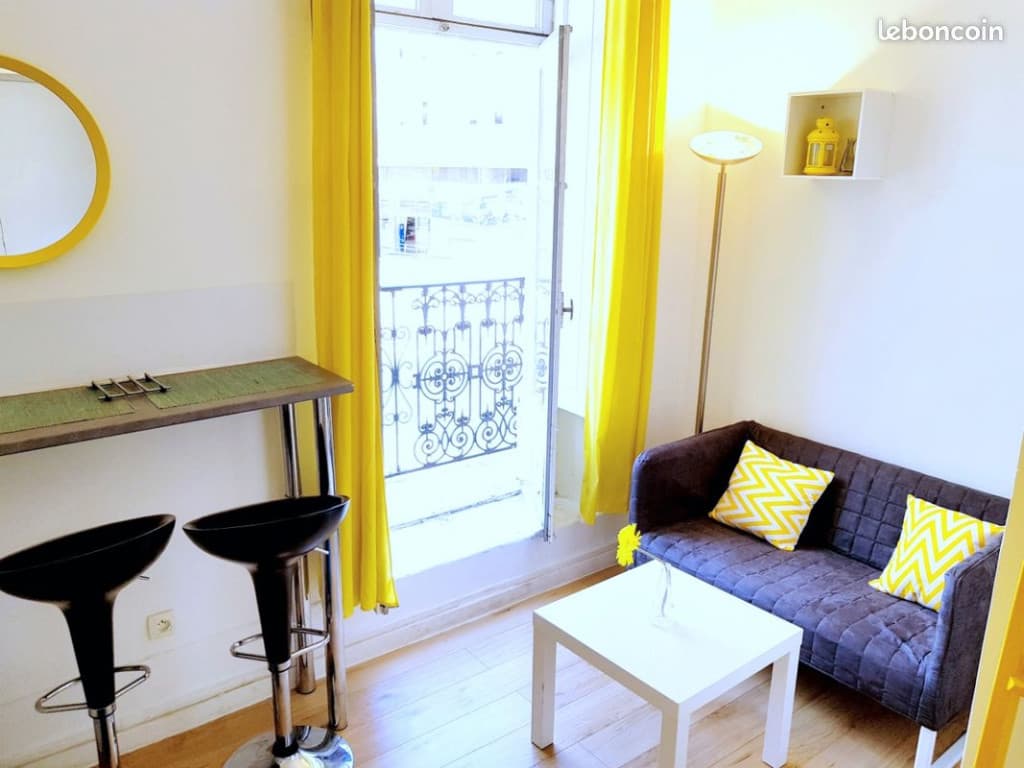 Studio centre rondelet proche tram