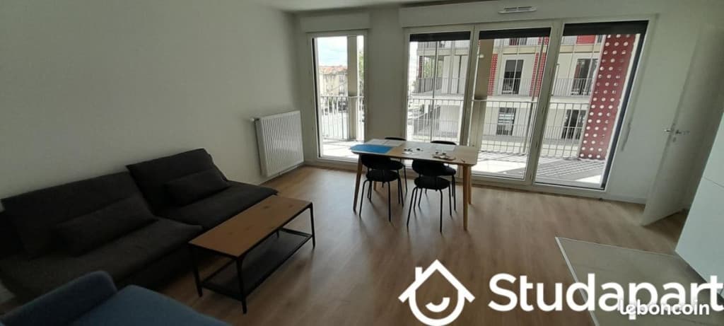 Chambre 1 pièce 11 m²
