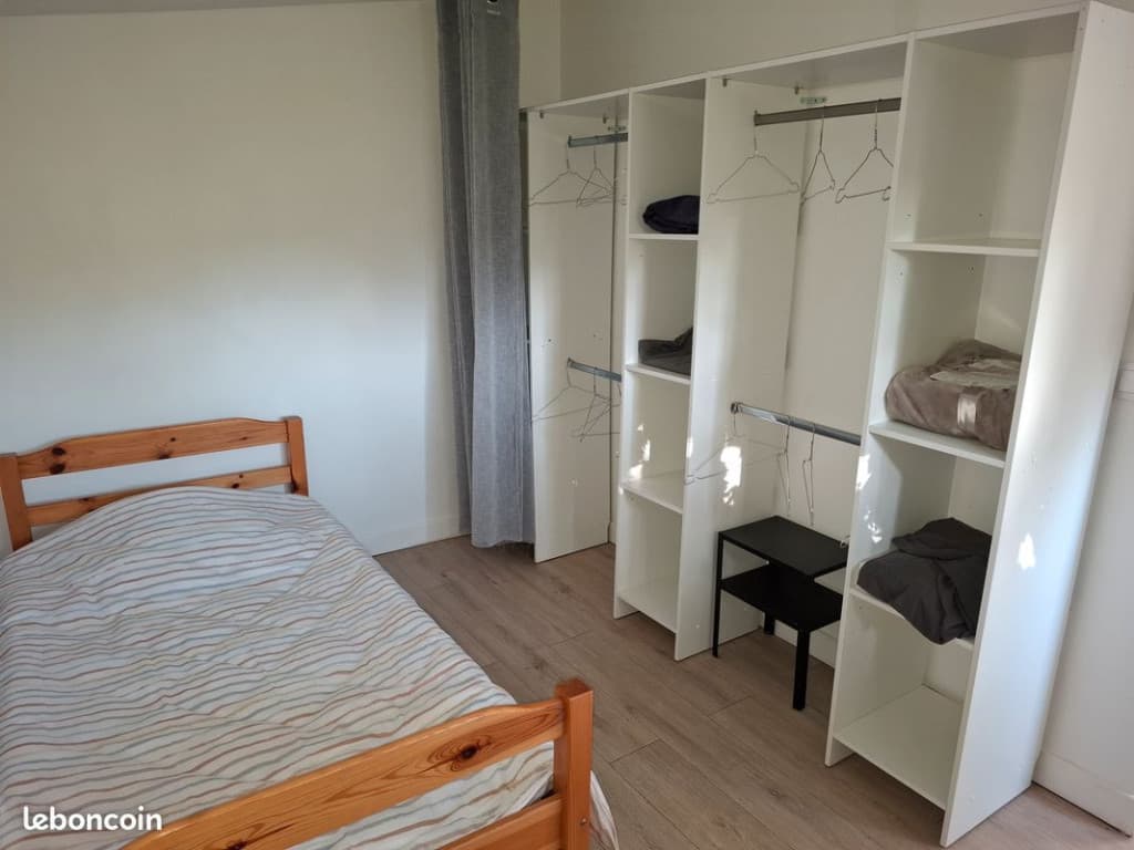 A louer Grand Studio/T2 pour etudiant(e) à Bagneux dans propriété privée