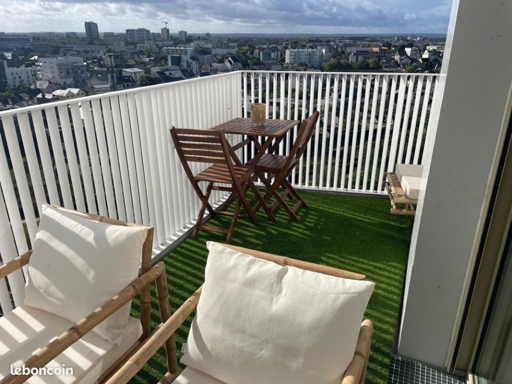 T3 récent dernier étage vue panoramique + balcon + parking