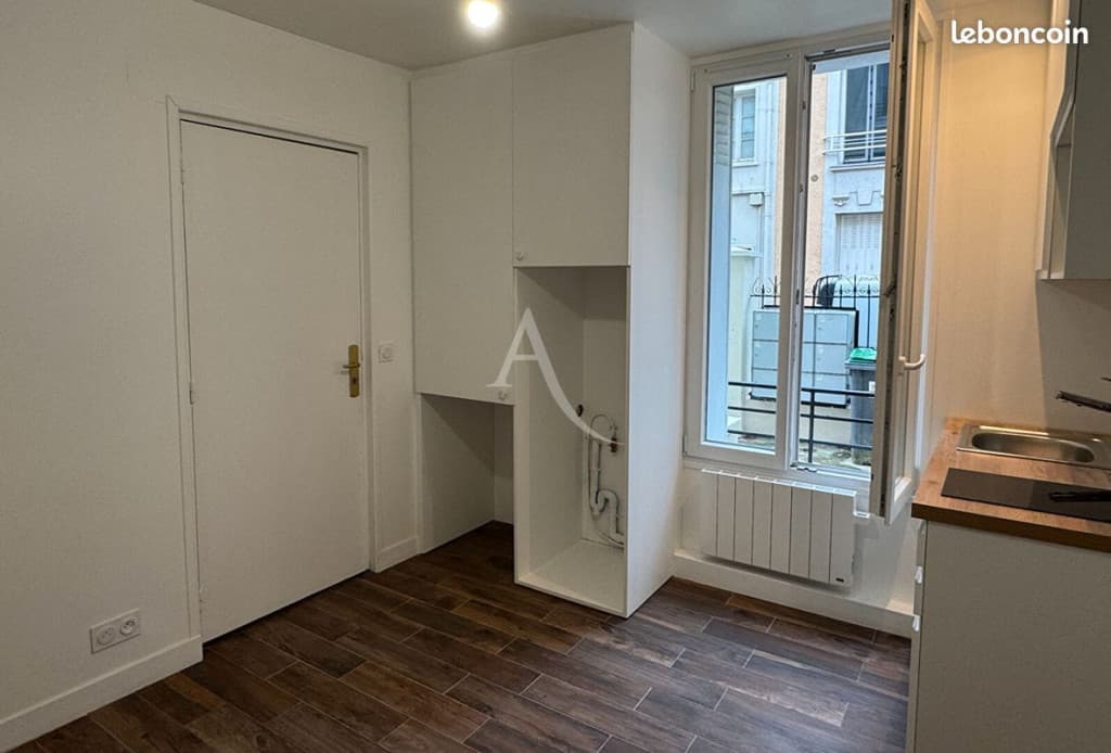 Studio 1 pièce 13 m²