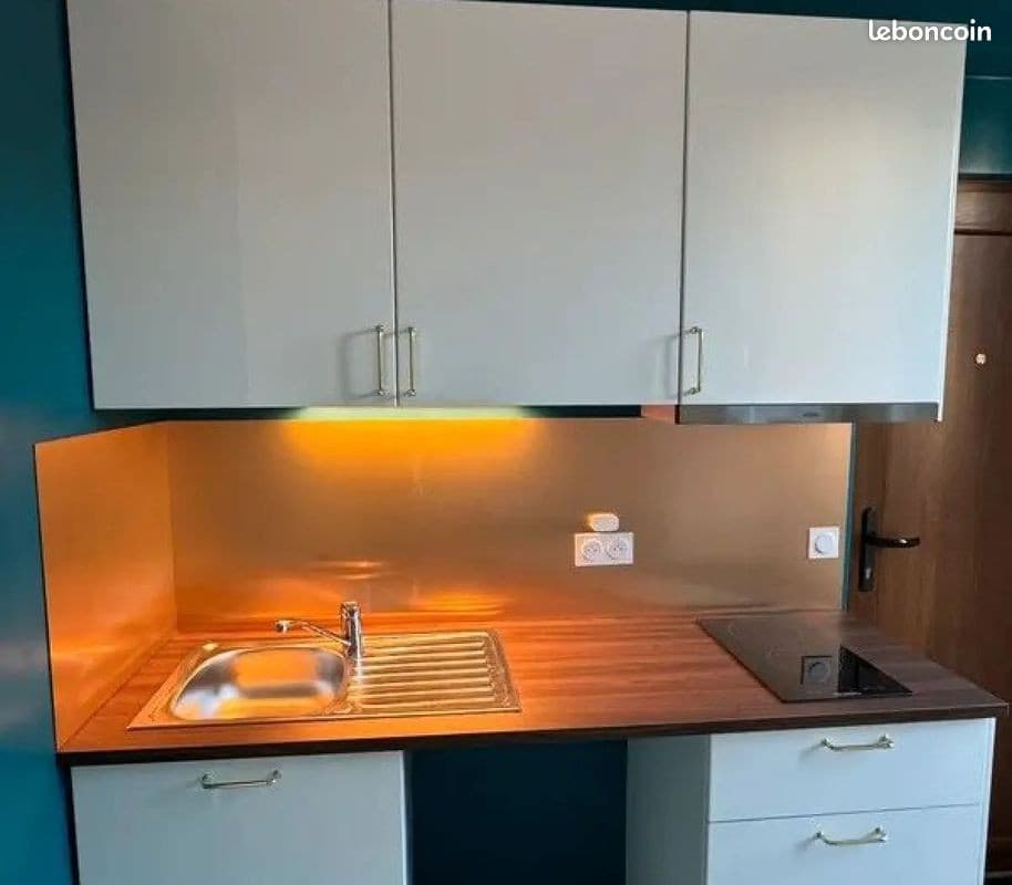 Jolie studio meublé 22m² A étage