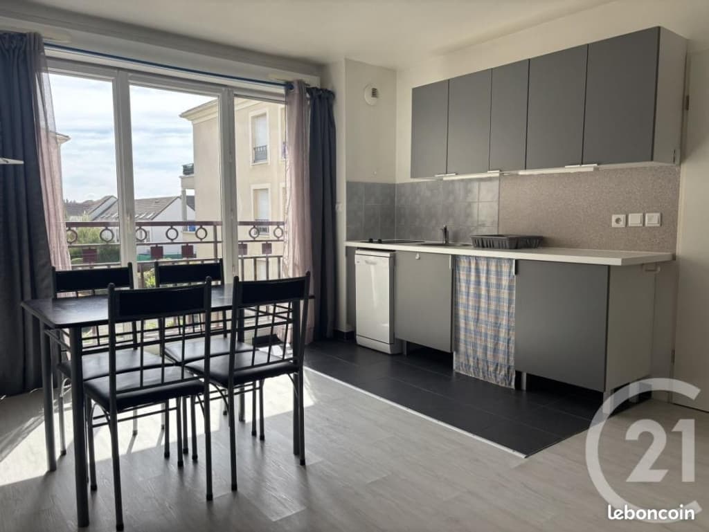 Studio 28 pièces 28 m²