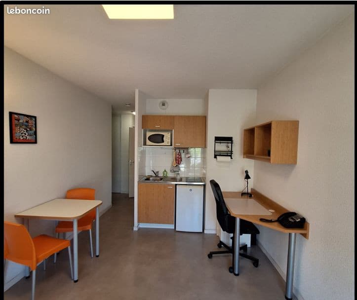 Studio meublé 25 m² avec balcon – Résidence récente – Vue arborée – Lyon 7